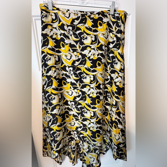 Nygard Collection Dresses & Skirts - Nygard Collection Yellow Floral Silk High Low
Hem Skirt Size 14